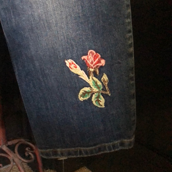 BNWOT - Zara Floral Relaxed Fit Jeans - Picture 6 of 7